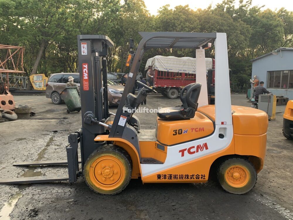 carrello elevatore diesel TCM FD30T6 3tons Used Japan Diesel Forklift Price cheap